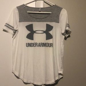 UNDER ARMOUR T-SHIRT